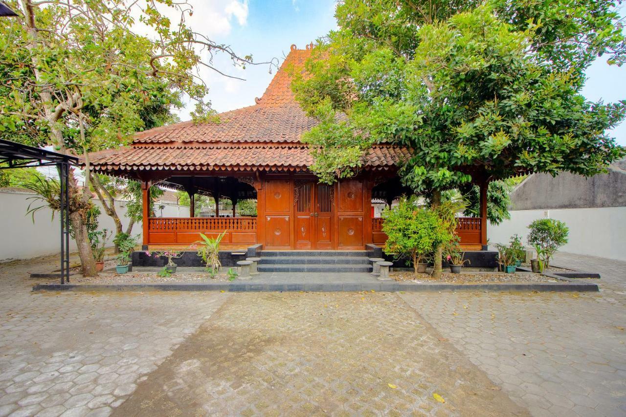 Oyo 1473 Omah Tentrem Syariah Melati Exterior photo