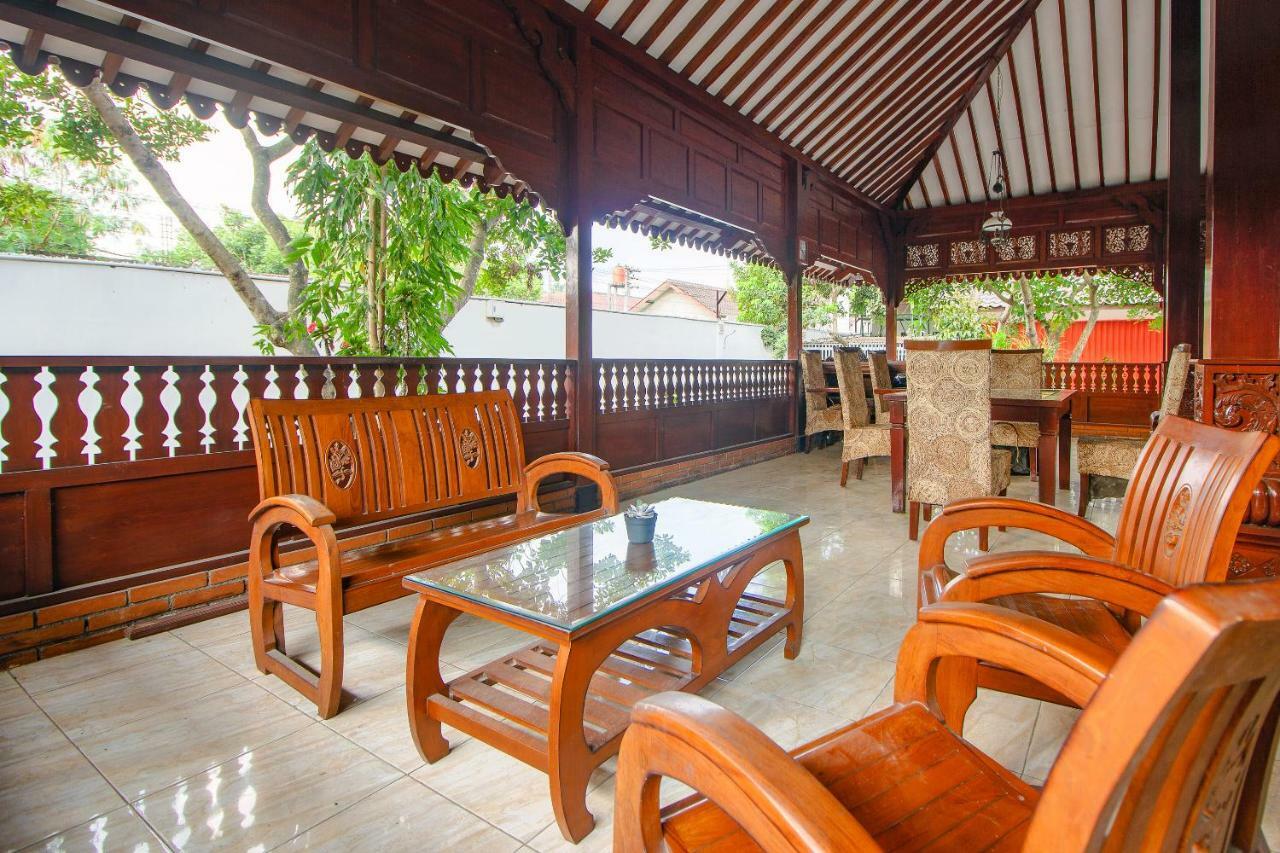 Oyo 1473 Omah Tentrem Syariah Melati Exterior photo